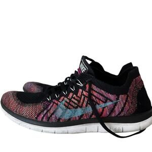 Nike women’s knit sneaker, multicolored lace up lightweight, size 39/ 8.5